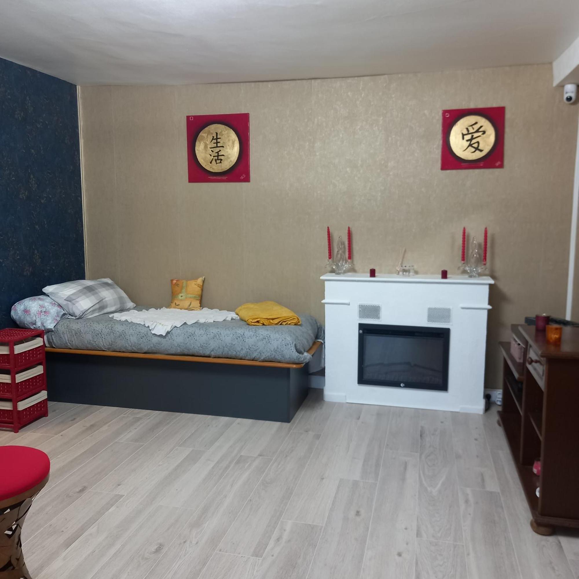 Une Chouette Maison Arcay  Luaran gambar