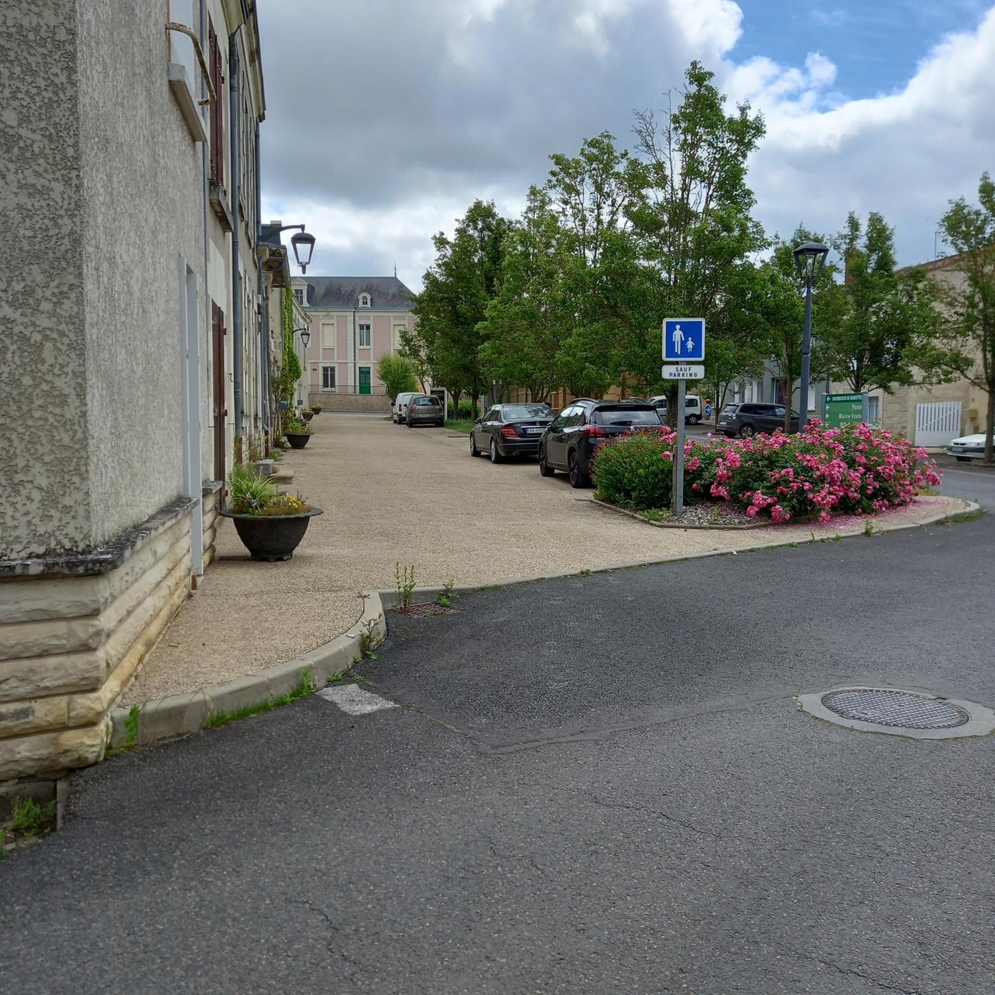 Une Chouette Maison Arcay  Luaran gambar